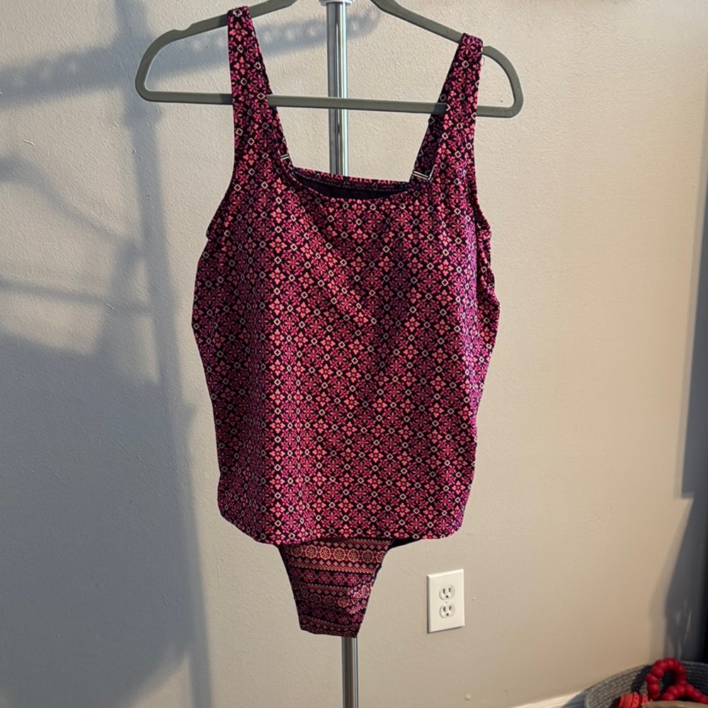 Lands' End Pink and Black One Piece Swimsuit